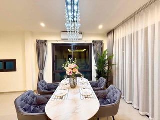 Villa en alquiler de 4 habitaciones en Bang Lamung, Chonburi