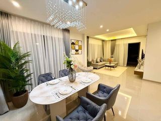 Villa en alquiler de 4 habitaciones en Bang Lamung, Chonburi