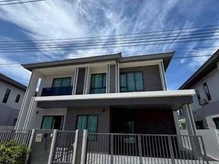 À louer 4 chambres villa à Bang Lamung, Chonburi