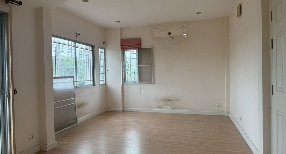 For sale 3 ベッドルーム house in Thanyaburi, Pathum Thani