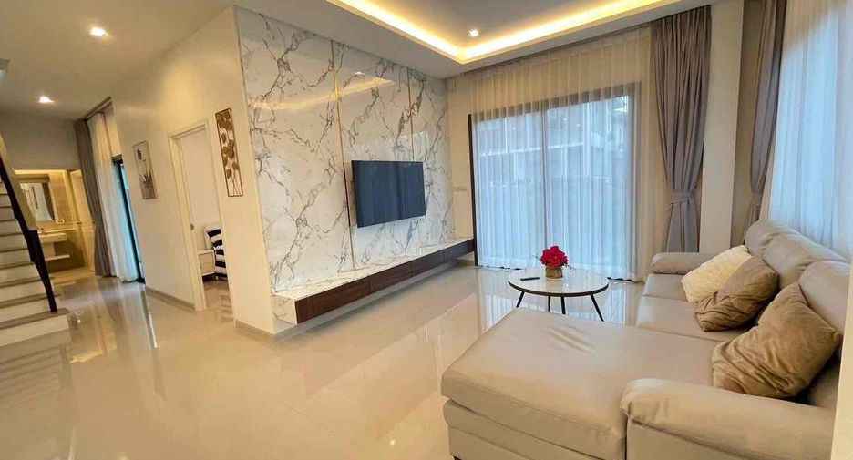 Villa en alquiler de 4 habitaciones en Bang Lamung, Chonburi