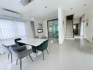 Villa en alquiler de 4 habitaciones en Bang Lamung, Chonburi
