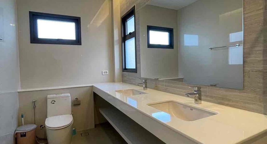 Villa en alquiler de 4 habitaciones en Bang Lamung, Chonburi