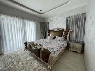 Villa en alquiler de 4 habitaciones en Bang Lamung, Chonburi