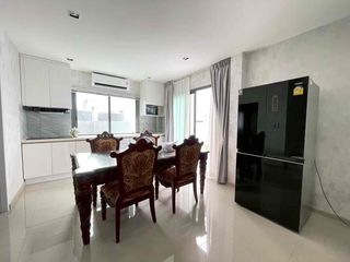 Villa en alquiler de 4 habitaciones en Bang Lamung, Chonburi