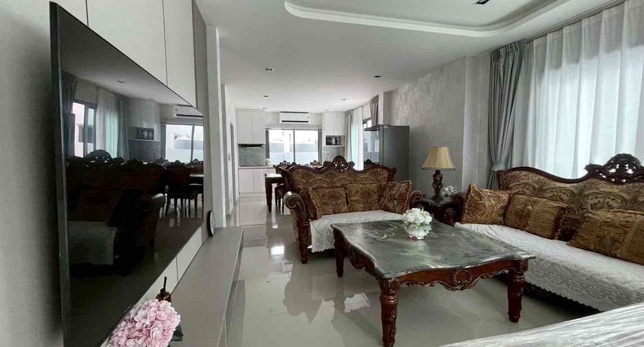 Villa en alquiler de 4 habitaciones en Bang Lamung, Chonburi