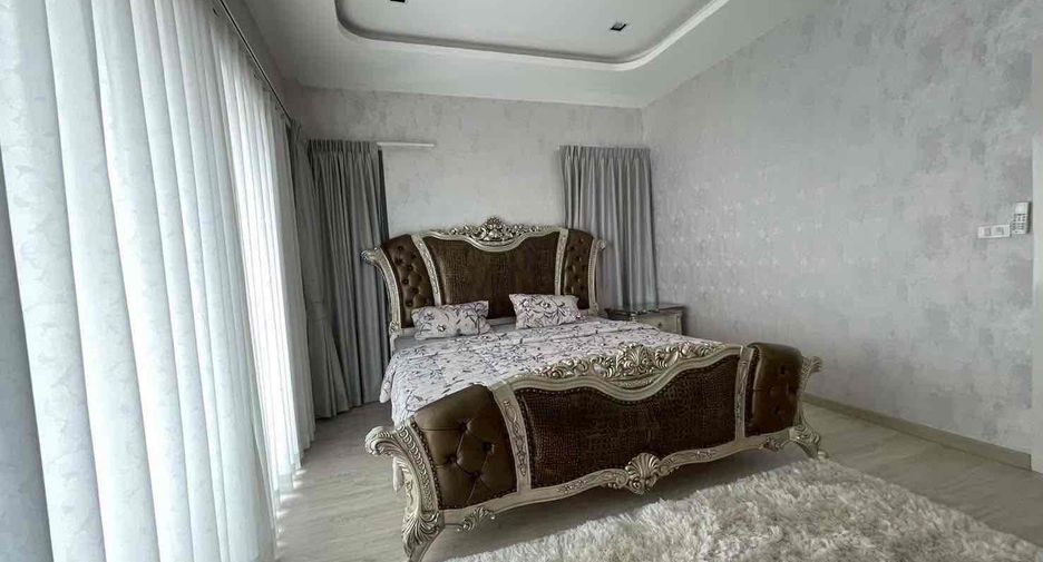 Villa en alquiler de 4 habitaciones en Bang Lamung, Chonburi