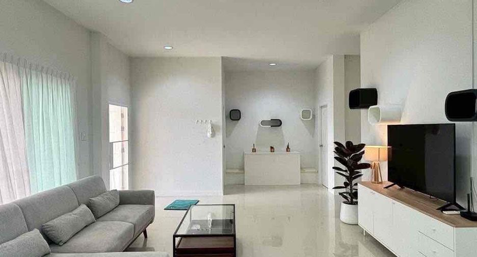 For rent 3 bedrooms villa in Bang Lamung, Chonburi
