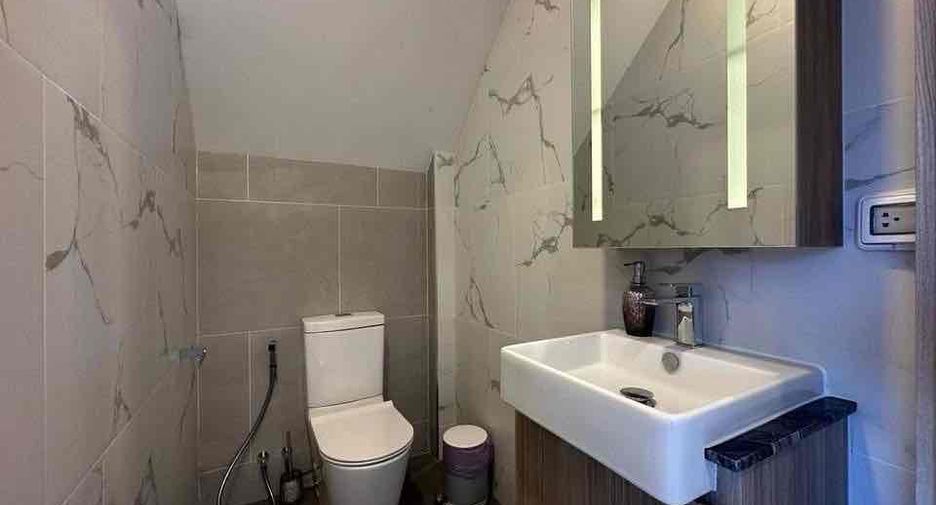 For rent 3 bedrooms villa in Bang Lamung, Chonburi
