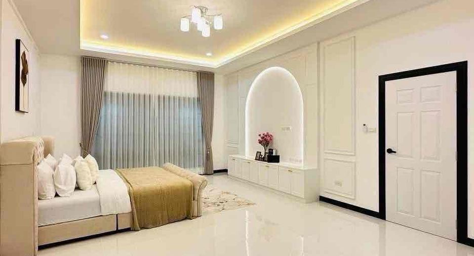 For rent 4 bedrooms villa in Bang Lamung, Chonburi