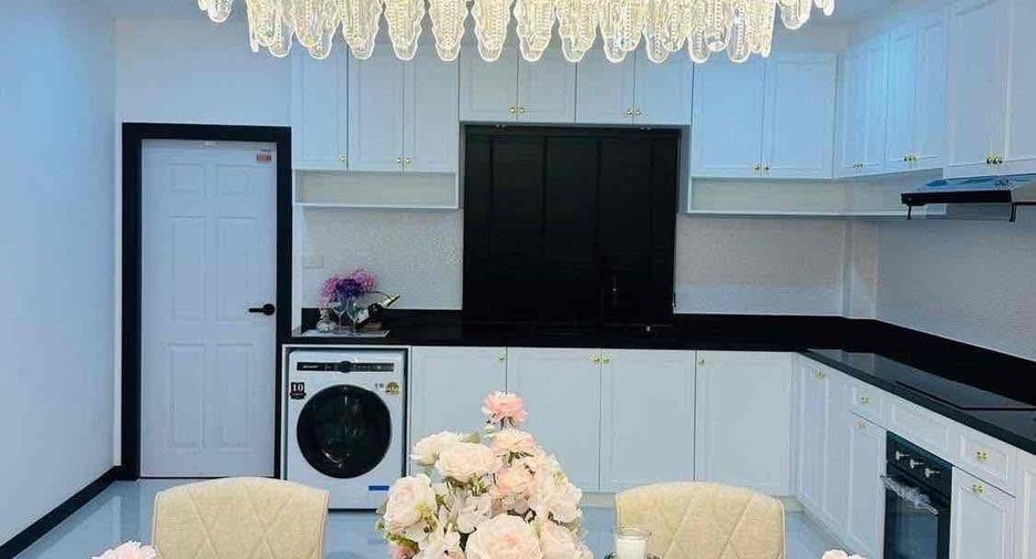 For rent 4 bedrooms villa in Bang Lamung, Chonburi