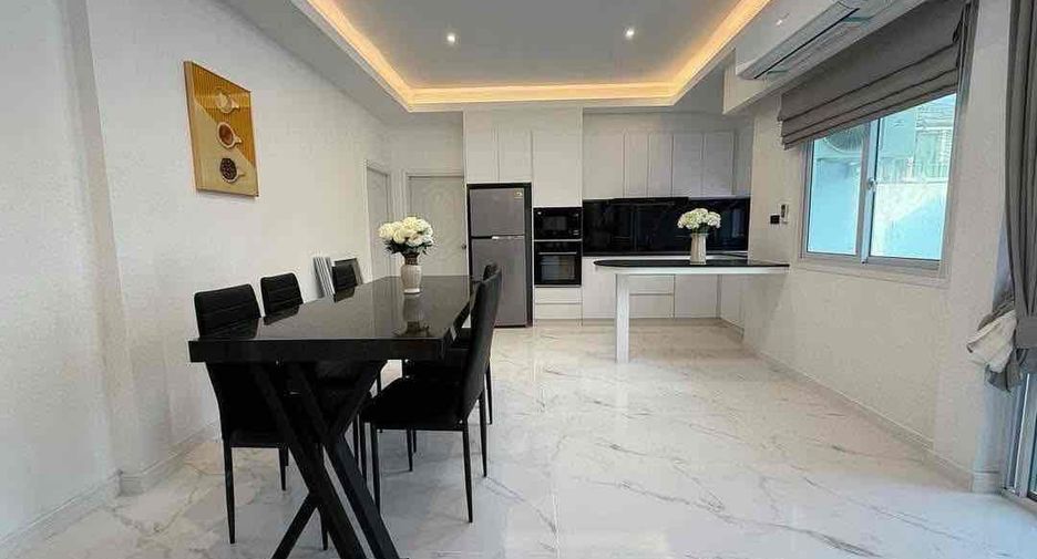 For rent 8 bedrooms villa in Bang Lamung, Chonburi