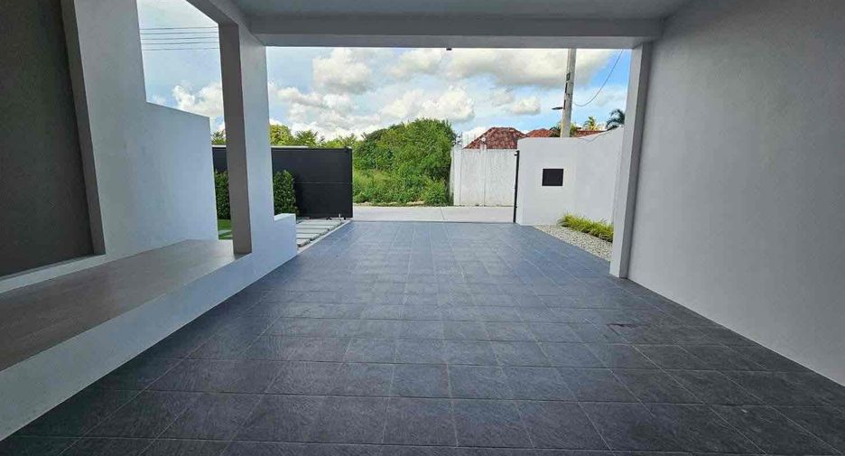 Villa zur Miete und zum Kauf mit 3 Zimmer in Bang Lamung, Chonburi