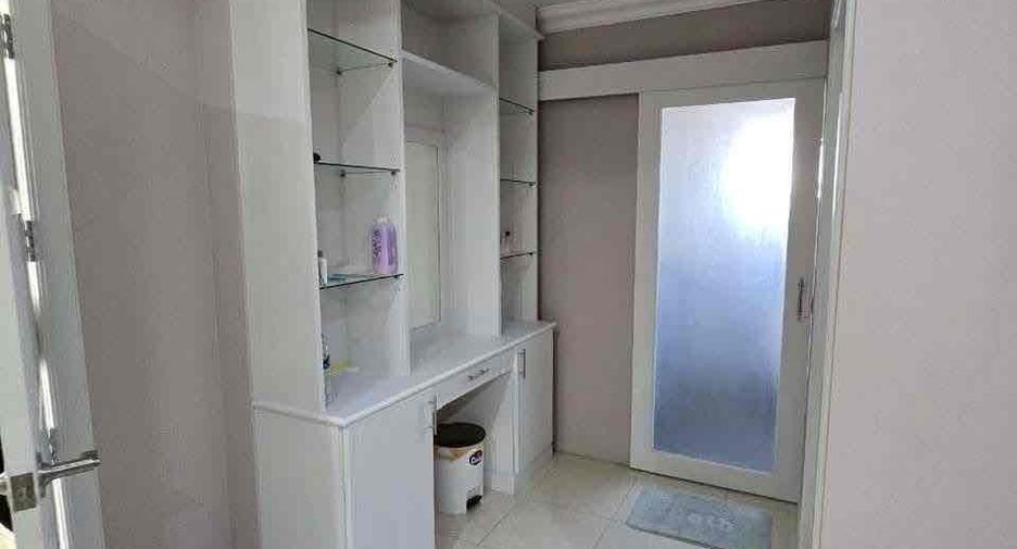 À louer 3 chambres villa à Bang Lamung, Chonburi