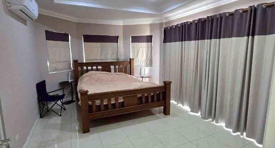 À louer 3 chambres villa à Bang Lamung, Chonburi