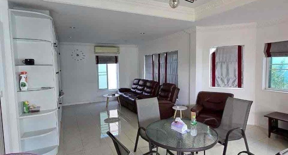 À louer 3 chambres villa à Bang Lamung, Chonburi