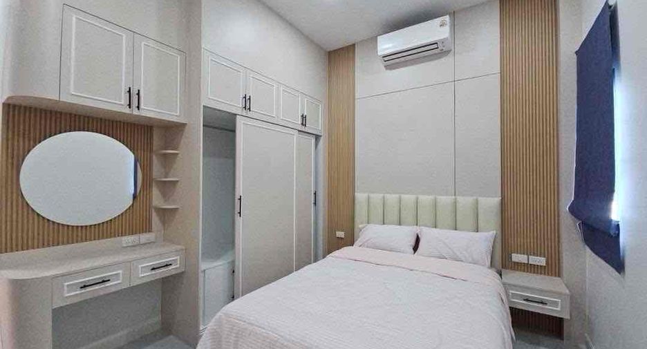 For rent 4 bedrooms villa in Bang Lamung, Chonburi