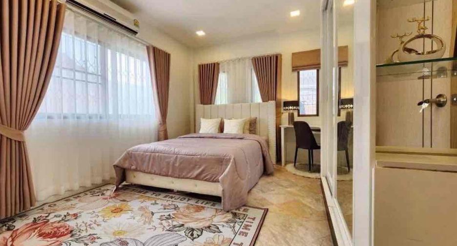 For rent 3 bedrooms villa in Bang Lamung, Chonburi