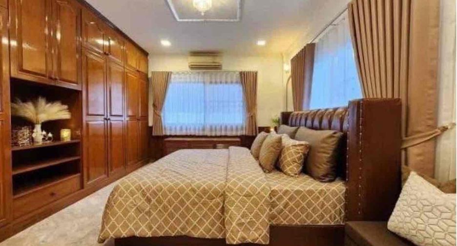 For rent 3 bedrooms villa in Bang Lamung, Chonburi