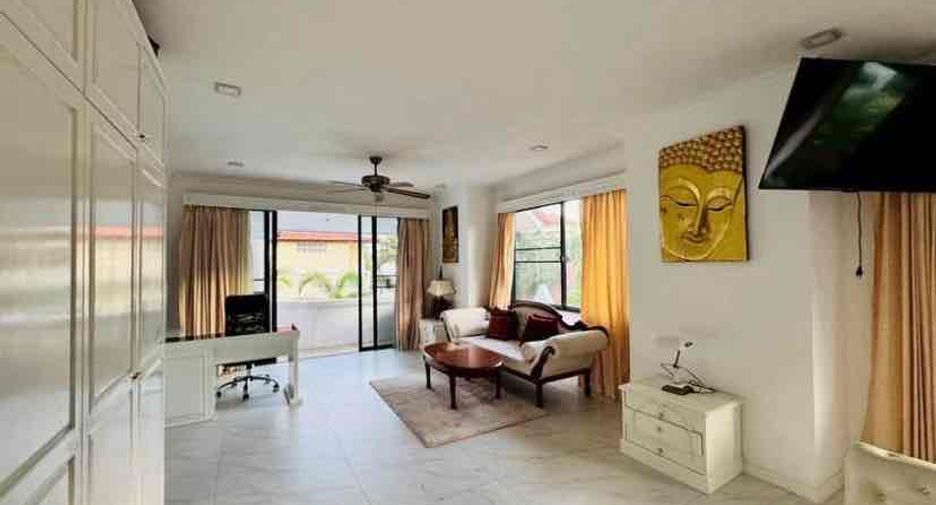 For rent 4 bedrooms villa in Bang Lamung, Chonburi