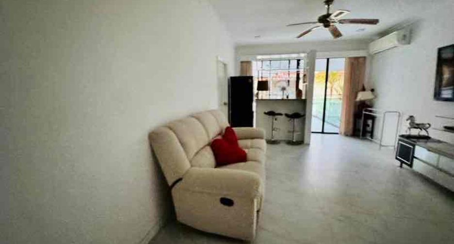 For rent 4 bedrooms villa in Bang Lamung, Chonburi