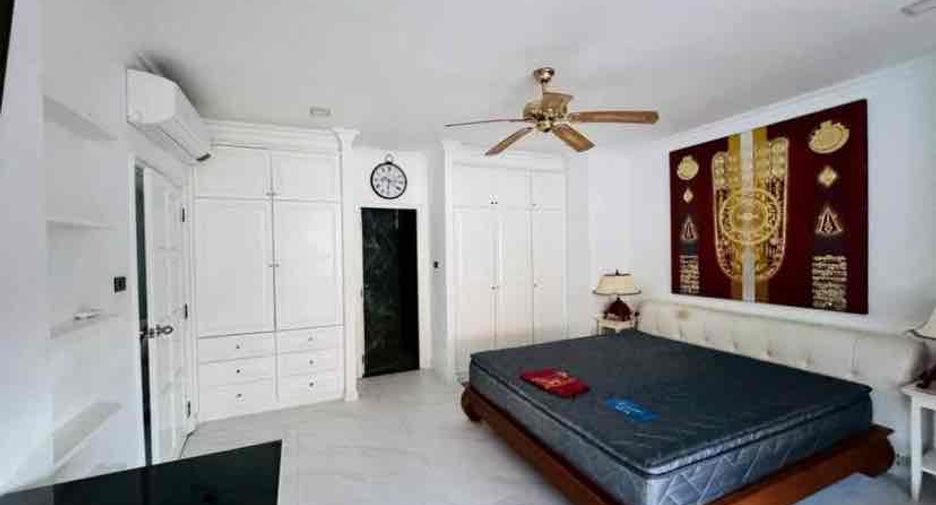 For rent 4 bedrooms villa in Bang Lamung, Chonburi