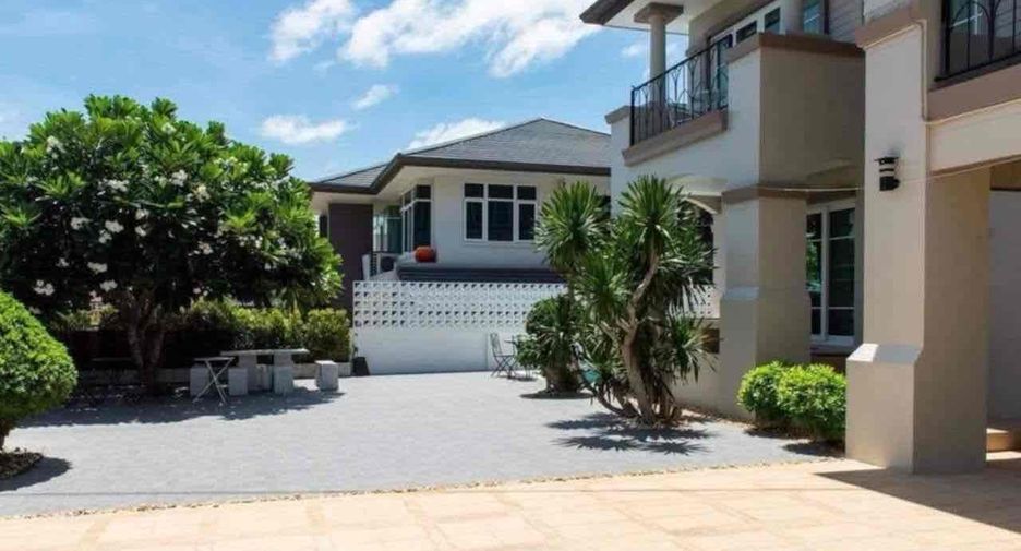 For rent 4 bedrooms villa in Bang Lamung, Chonburi