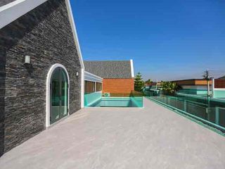 À vendre et à louer 4 chambres villa à Bang Lamung, Chonburi