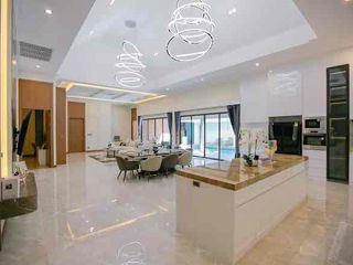 À vendre et à louer 4 chambres villa à Bang Lamung, Chonburi