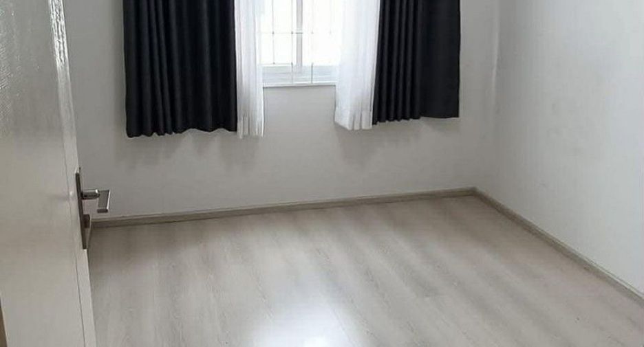 Casa adosada en alquiler y en venta de estudio en Khlong Luang, Pathum Thani