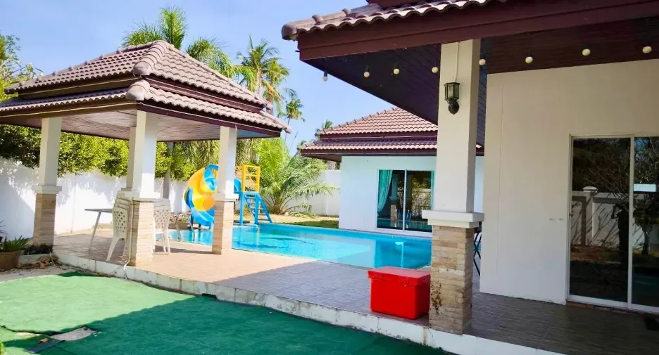 For rent and for sale 3 bedrooms house in Bang Lamung, Chonburi