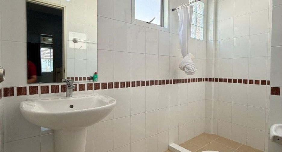 For sale 3 ベッドルーム townhouse in Bang Khun Thian, Bangkok