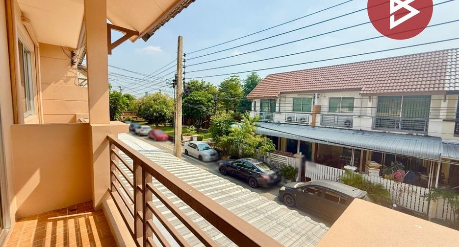 For sale 3 ベッドルーム townhouse in Bang Khun Thian, Bangkok