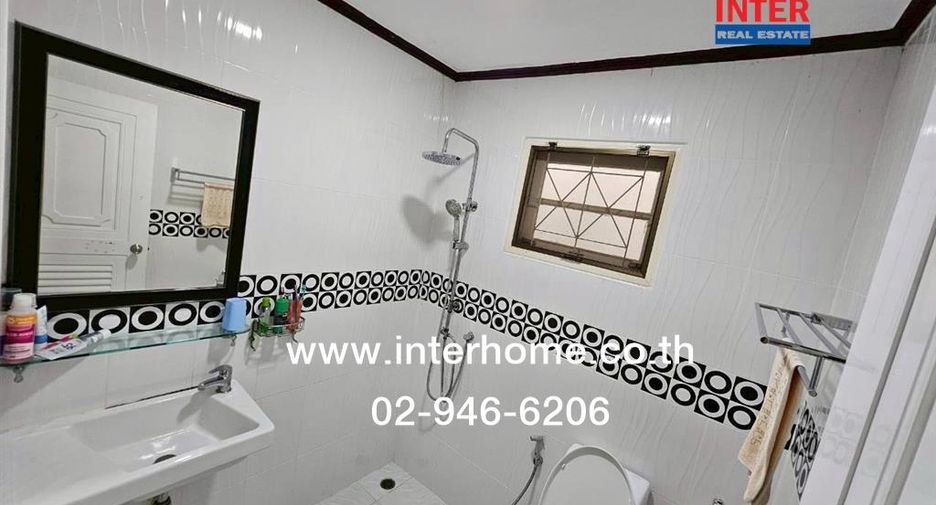 For sale 5 bedrooms townhouse in Khlong Sam Wa, Bangkok