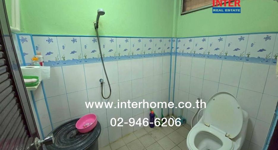 À vendre 2 chambres maison de ville à Bang Phli, Samut Prakan