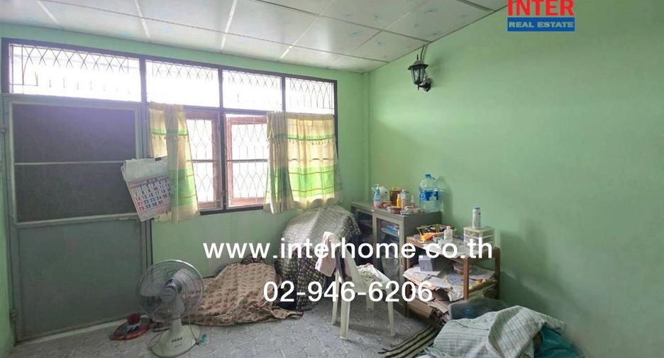 À vendre 2 chambres maison de ville à Bang Phli, Samut Prakan