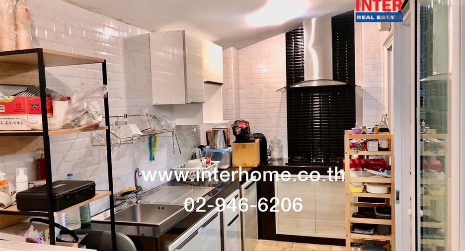 For sale 4 bedrooms townhouse in Prawet, Bangkok