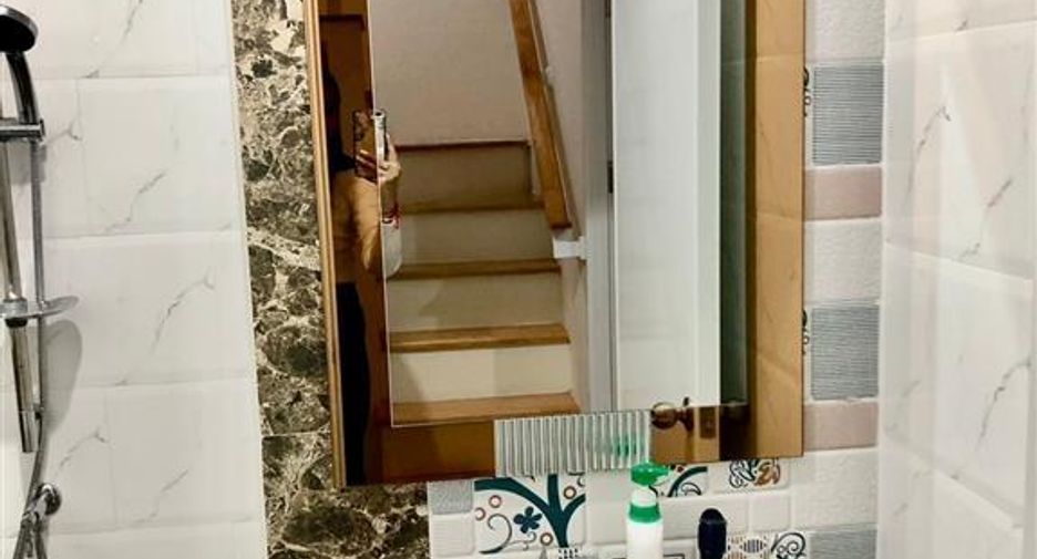 For sale 4 bedrooms townhouse in Prawet, Bangkok