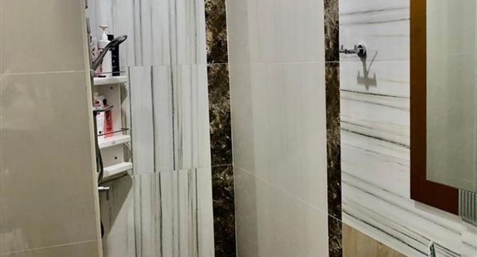 For sale 4 bedrooms townhouse in Prawet, Bangkok