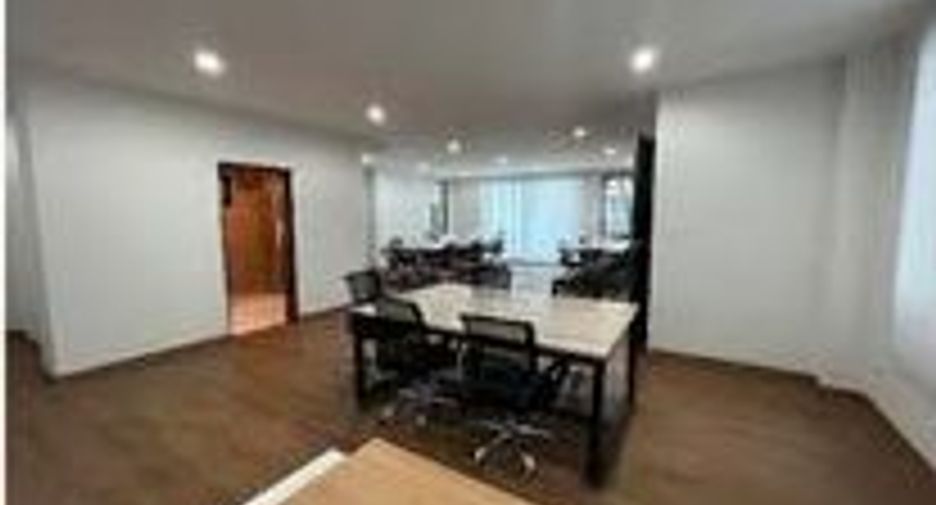 For rent 6 bedrooms office in Bang Phli, Samut Prakan