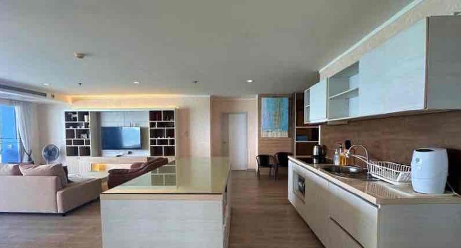 For rent 3 bedrooms condo in Bang Lamung, Chonburi