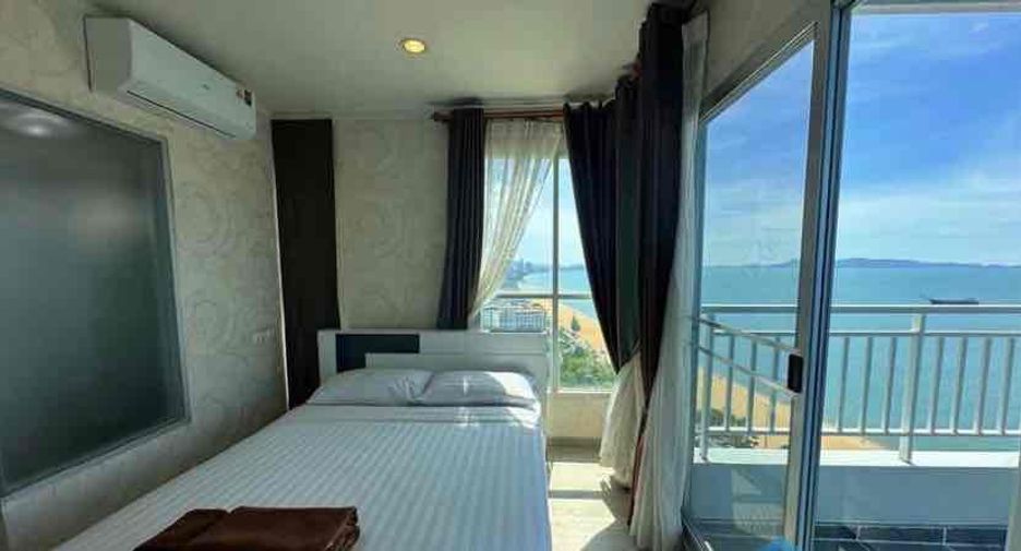 For rent 3 bedrooms condo in Bang Lamung, Chonburi