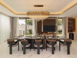 Villa en alquiler y en venta de 6 habitaciones en Bang Lamung, Chonburi