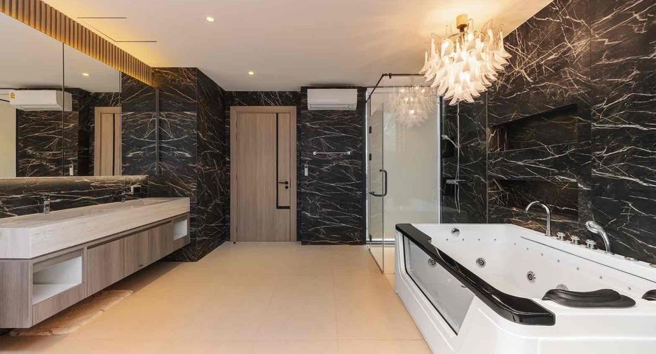 Villa en alquiler y en venta de 6 habitaciones en Bang Lamung, Chonburi