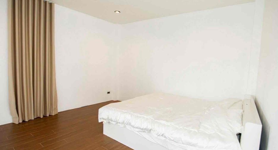 For rent 4 bedrooms villa in Bang Lamung, Chonburi