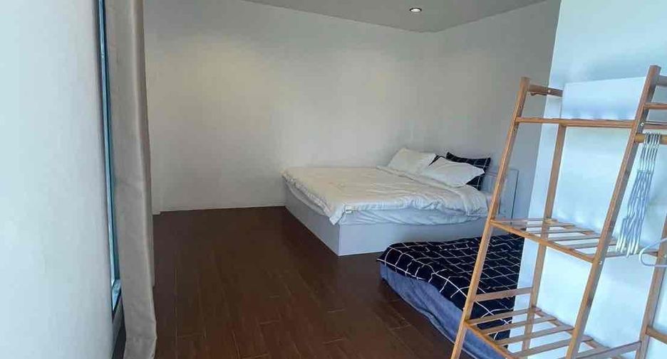 For rent 4 bedrooms villa in Bang Lamung, Chonburi