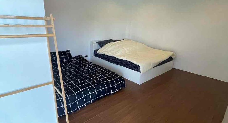 For rent 4 bedrooms villa in Bang Lamung, Chonburi