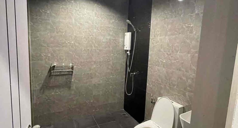 For rent 4 bedrooms villa in Bang Lamung, Chonburi