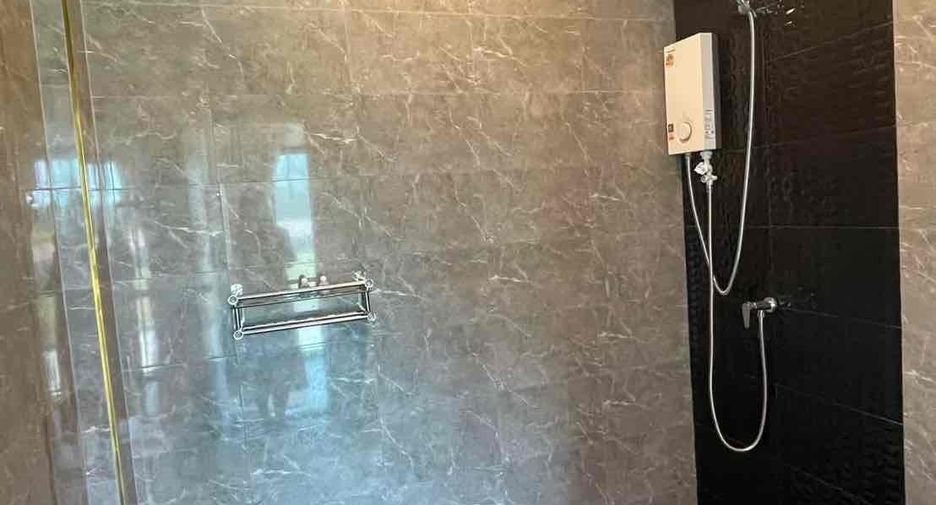 For rent 4 bedrooms villa in Bang Lamung, Chonburi
