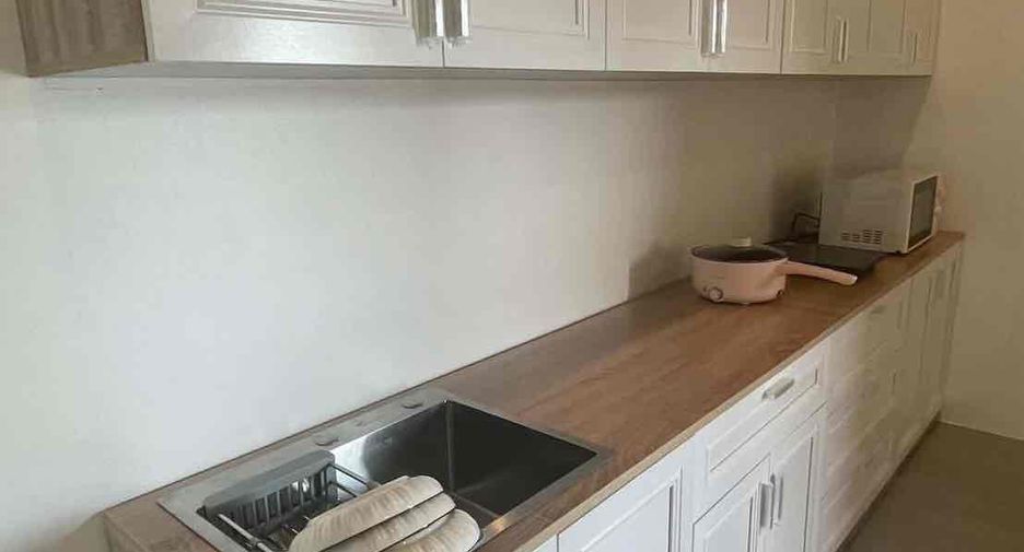 For rent 4 bedrooms villa in Bang Lamung, Chonburi